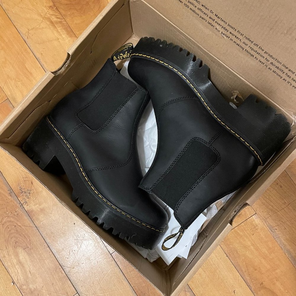 Doctor Martens "Rometty Wyoming Leather Platform Chelsea Boot"